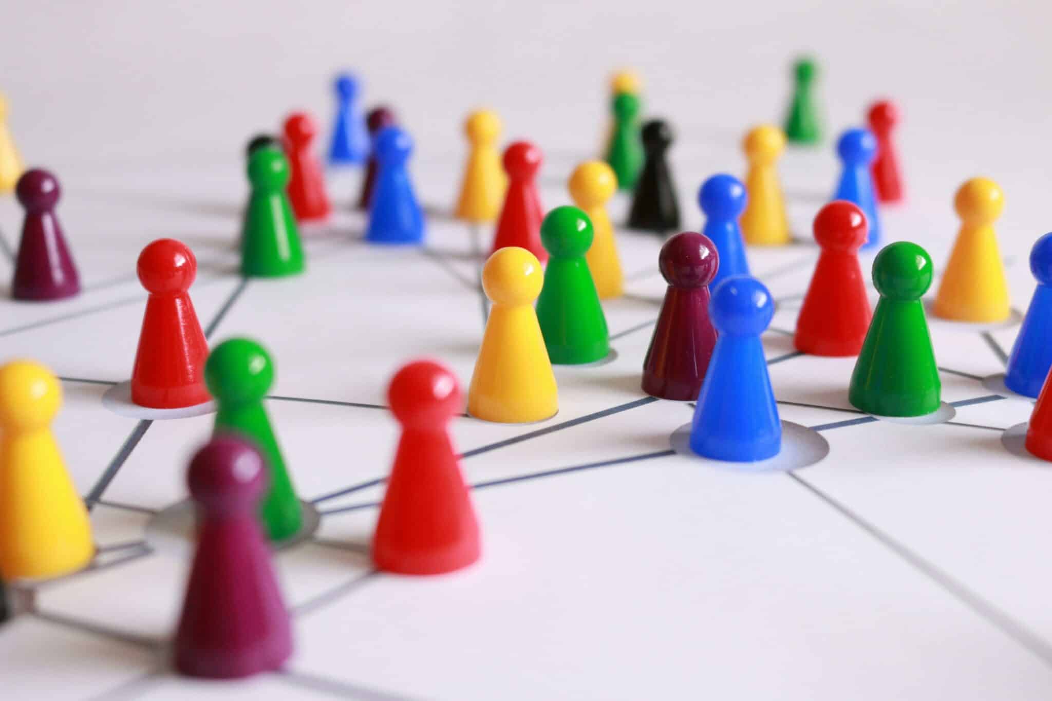 Comment les réseaux sociaux fonctionnent-ils ?