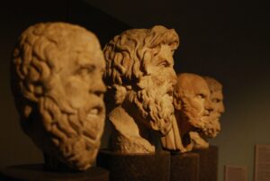 Philosophie et théâtre: quand le dialogue devient réflexion (Platon, Sartre, Camus)