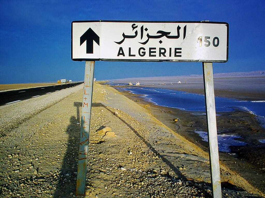 Les particules en arabe (hurûf) : prépositions, conjonctions, interrogatifs