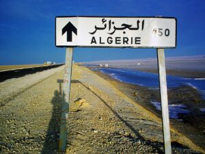Les particules en arabe (hurûf) : prépositions, conjonctions, interrogatifs