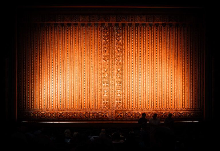 La scène du dialogue : théâtre, philosophie et construction du savoir