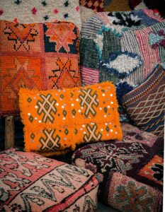 Les structures comparatives et superlatives en arabe : règles et exemples