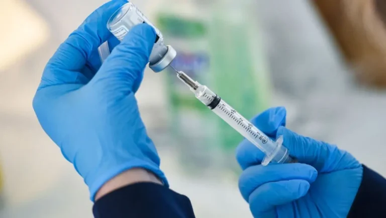 Les vaccins à ARN messager : fonctionnement et différences avec les vaccins classiques